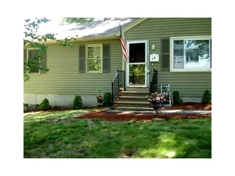 28 Scotia St, Woonsocket, RI 02895 photo 1