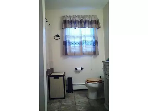 28 Scotia St, Woonsocket, RI 02895 photo 17