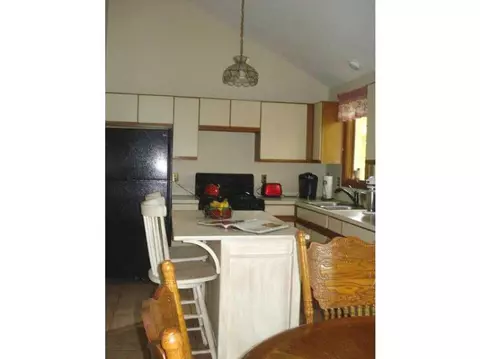 28 Scotia St, Woonsocket, RI 02895 photo 12