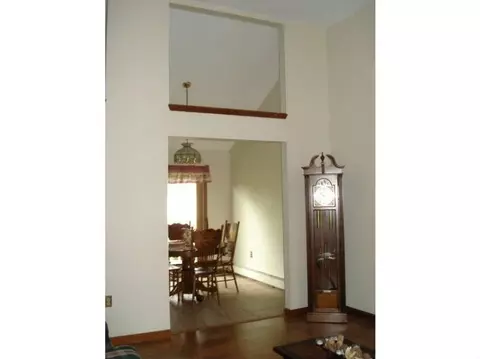 28 Scotia St, Woonsocket, RI 02895 photo 8