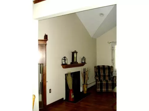 28 Scotia St, Woonsocket, RI 02895 photo 10