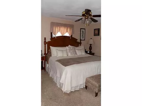 179 Claypool Dr, Warwick, RI 02886 photo 10
