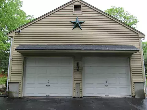 950 Lapham Farm Rd, Mapleville, RI 02839 photo 4
