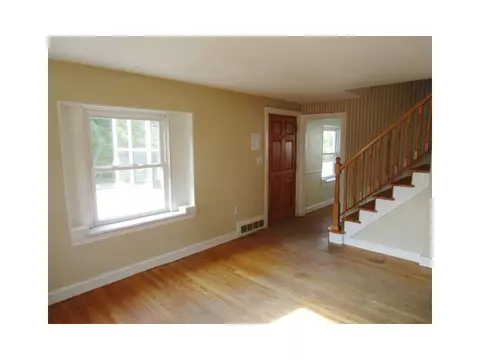 10 Link St, Warwick, RI 02886 photo 8
