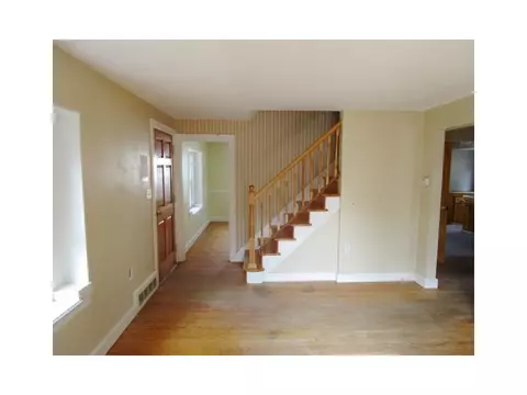 10 Link St, Warwick, RI 02886 photo 9