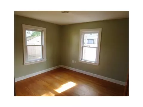 10 Link St, Warwick, RI 02886 photo 10