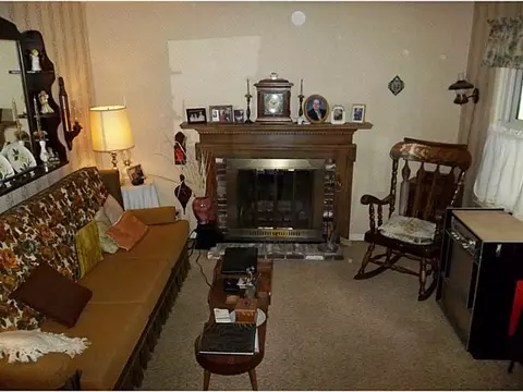 44 Lemay Rd, Woonsocket, RI 02895 photo 6