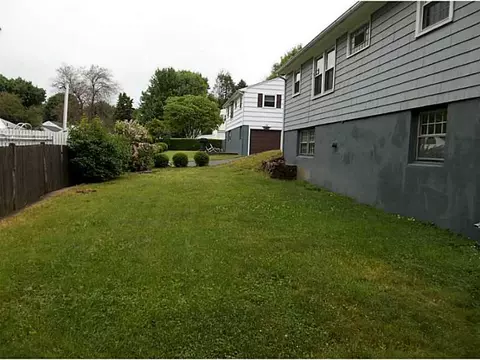 44 Lemay Rd, Woonsocket, RI 02895 photo 4
