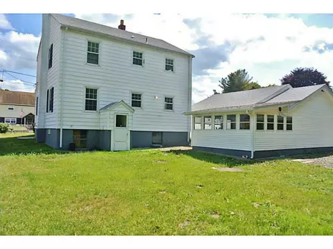 29 Glaude Ln, Woonsocket, RI 02895 photo 12