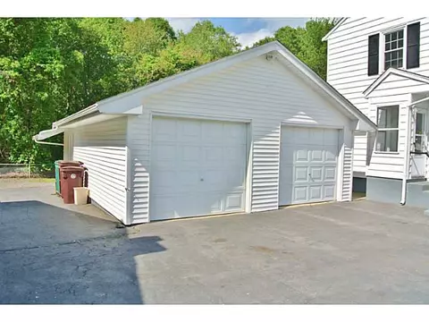 29 Glaude Ln, Woonsocket, RI 02895 photo 3