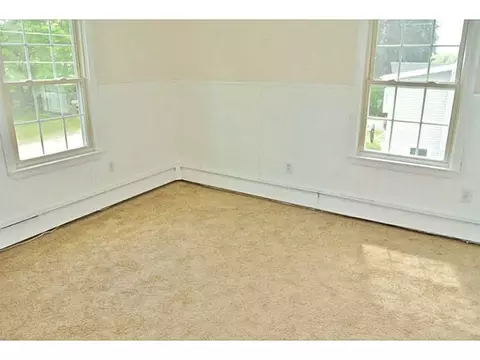 29 Glaude Ln, Woonsocket, RI 02895 photo 8