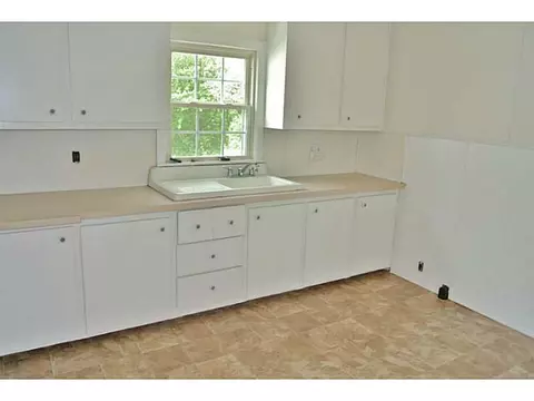 29 Glaude Ln, Woonsocket, RI 02895 photo 4