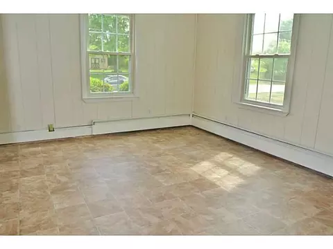 29 Glaude Ln, Woonsocket, RI 02895 photo 5