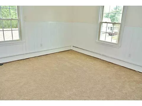 29 Glaude Ln, Woonsocket, RI 02895 photo 9