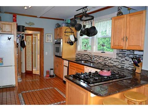 111 Beacon Ave, Warwick, RI 02889 photo 4