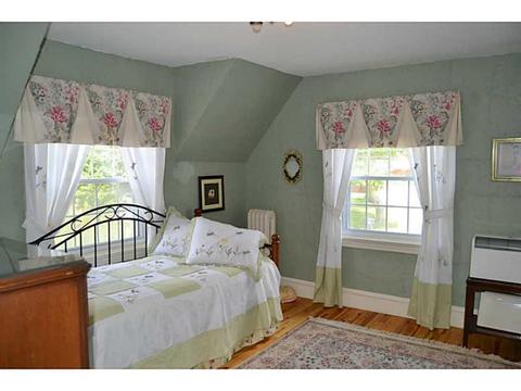 111 Beacon Ave, Warwick, RI 02889 photo 12