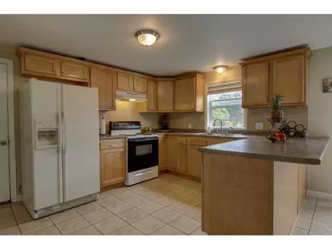 22 Vanstone Ave, Warwick, RI 02889 photo 3