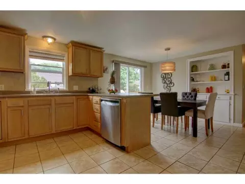 22 Vanstone Ave, Warwick, RI 02889 photo 8