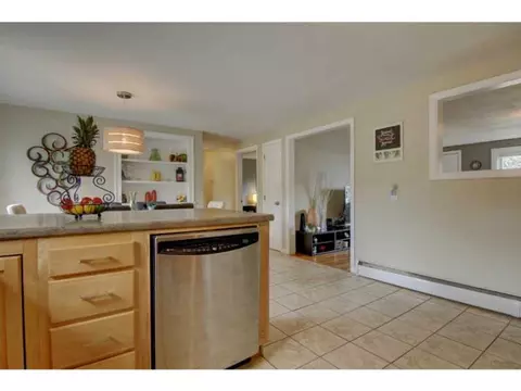 22 Vanstone Ave, Warwick, RI 02889 photo 4
