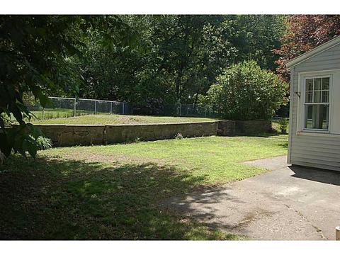 1566 Mendon Rd, Woonsocket, RI 02895 photo 22