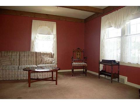 1566 Mendon Rd, Woonsocket, RI 02895 photo 3