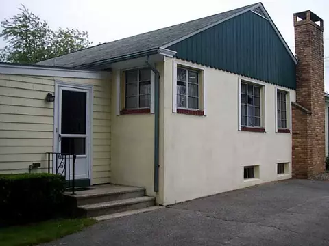 33 Massasoit Ave, Warren, RI 02885 photo 3