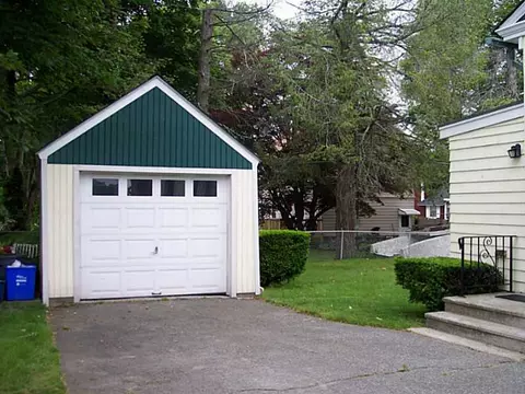 33 Massasoit Ave, Warren, RI 02885 photo 2