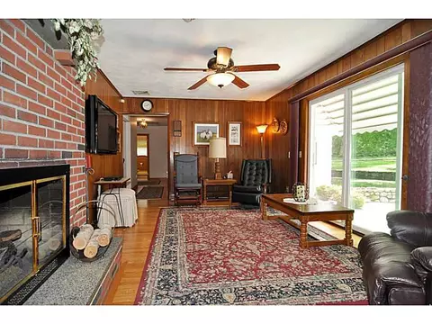 655 Commonwealth Ave, Warwick, RI 02886 photo 16