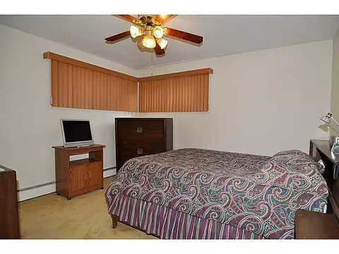655 Commonwealth Ave, Warwick, RI 02886 photo 12