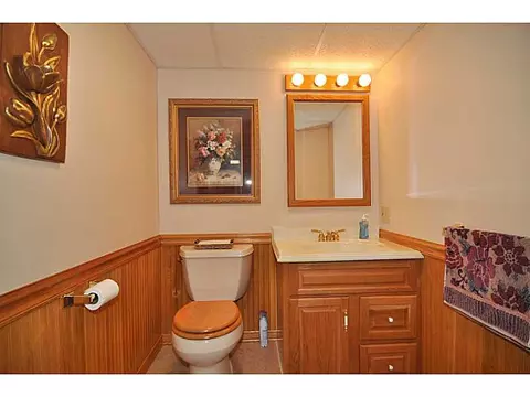 655 Commonwealth Ave, Warwick, RI 02886 photo 10