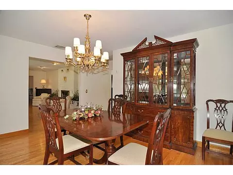 655 Commonwealth Ave, Warwick, RI 02886 photo 4