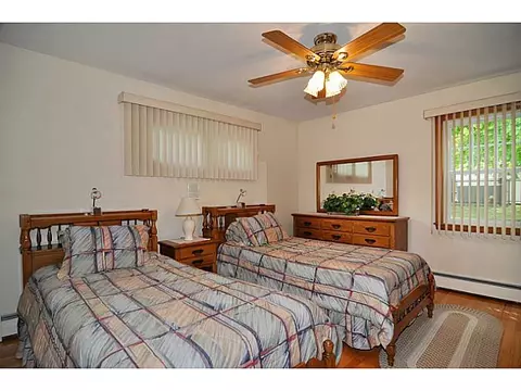 655 Commonwealth Ave, Warwick, RI 02886 photo 13