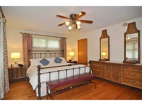 655 Commonwealth Ave, Warwick, RI 02886 photo 8