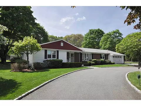 655 Commonwealth Ave, Warwick, RI 02886 photo 1