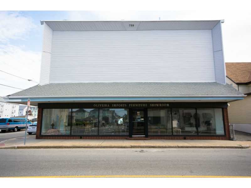 758 Bedford St, Fall River, MA 02723 photo 1