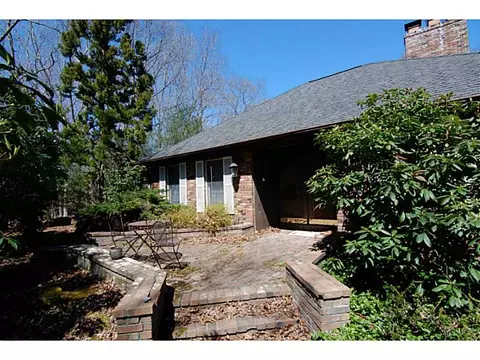 17 Silas Deane Rd, Ledyard, CT 06339 photo 3