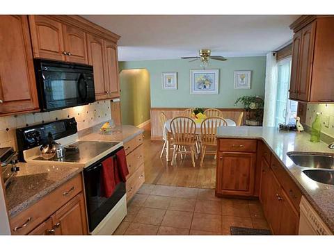 16 Octave St, Warwick, RI 02886 photo 4