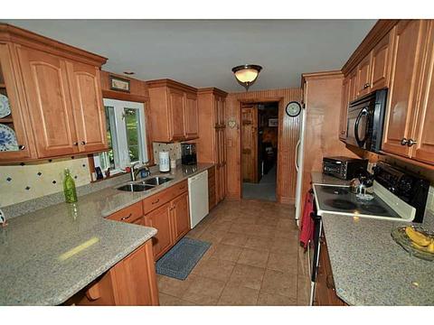 16 Octave St, Warwick, RI 02886 photo 5