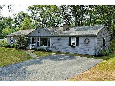 16 Octave St, Warwick, RI 02886 photo 1
