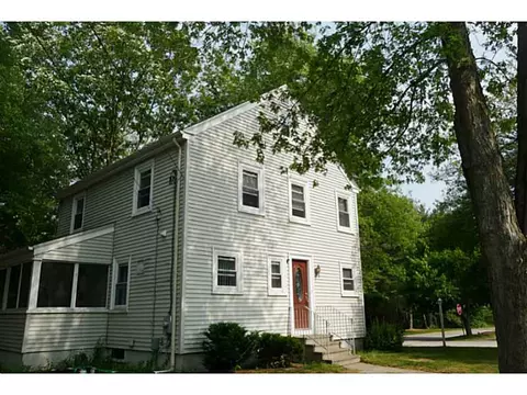 31 Argyle Ave, Riverside, RI 02915 photo 2