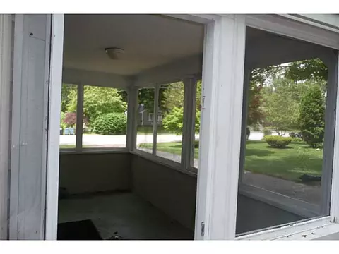 31 Argyle Ave, Riverside, RI 02915 photo 4