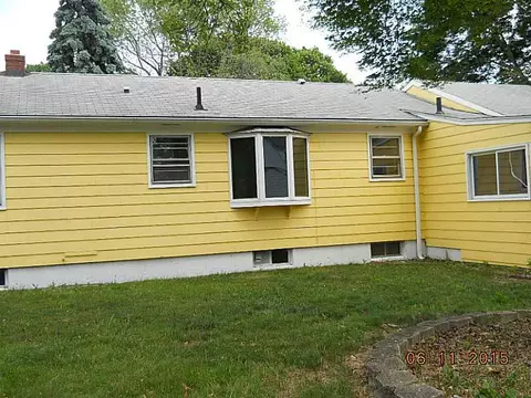 39 Gorham Ave, Warwick, RI 02886 photo 3