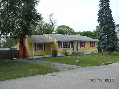 39 Gorham Ave, Warwick, RI 02886 photo 1