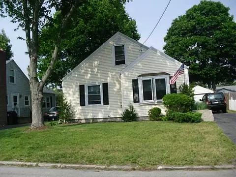 38 Barber Ave, Warwick, RI 02886 photo 3