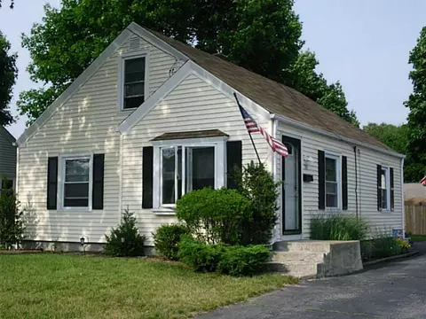 38 Barber Ave, Warwick, RI 02886 photo 1
