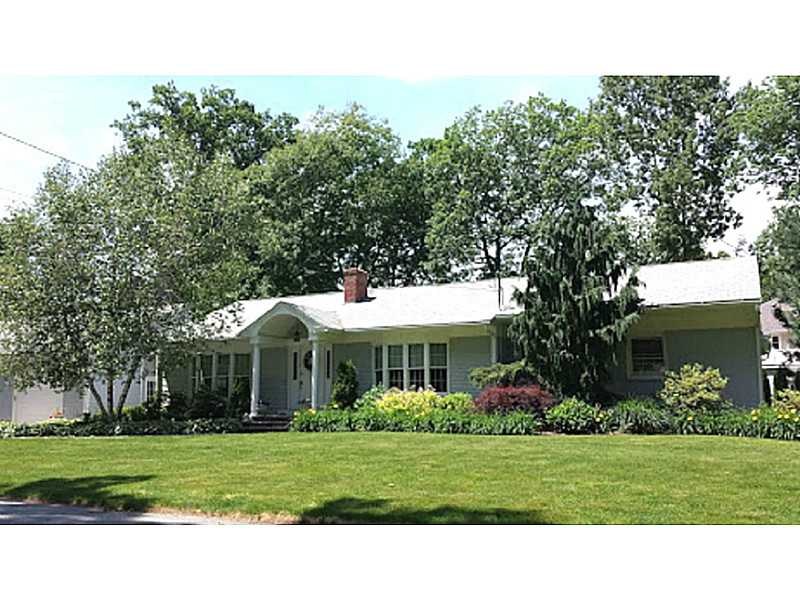 39 E Hill Dr, Cranston, RI 02920 photo 1