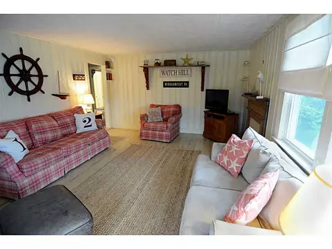 21 Uzzi Ave, Westerly, RI 02891 photo 2