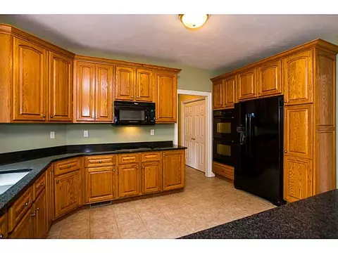 7 Dudley Rd, Mendon, MA 01756 photo 4