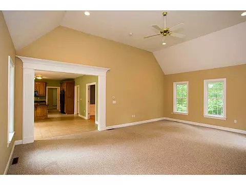 7 Dudley Rd, Mendon, MA 01756 photo 6