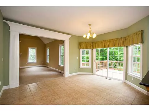 7 Dudley Rd, Mendon, MA 01756 photo 3